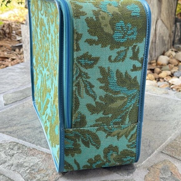 VINTAGE AVON Retro Sales Rep Blue Floral Green Tapestry Mini Suitcase 70s - Picture 6 of 10